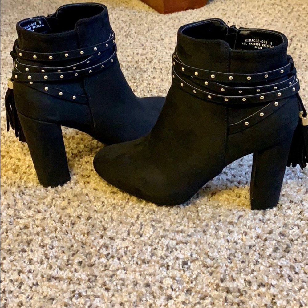 Ankle booties